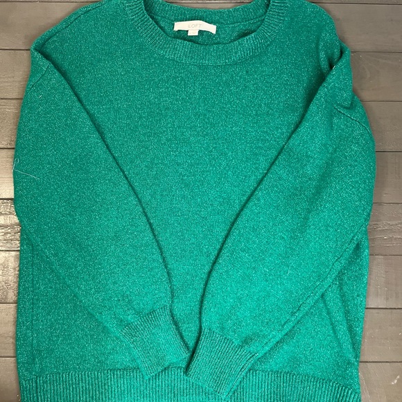 LOFT Women’s Green Sweater Medium Fall Winter Casual Holiday - Picture 1 of 3